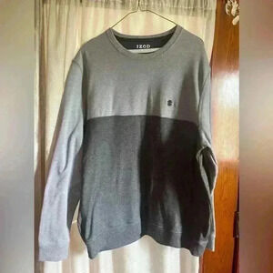 Izod crew neck sweater